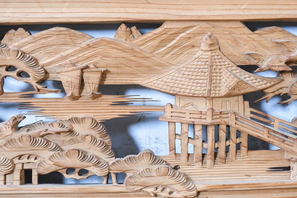 ヴィンテージ建具　昭和中期　橋と松の風景彫刻が美しい欄間2枚セット　(R-087558)