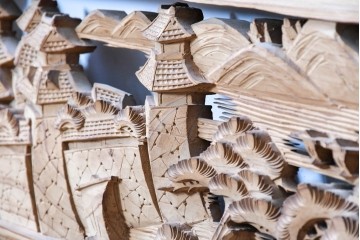 ヴィンテージ建具　昭和中期　橋と松の風景彫刻が美しい欄間2枚セット　(R-087558)