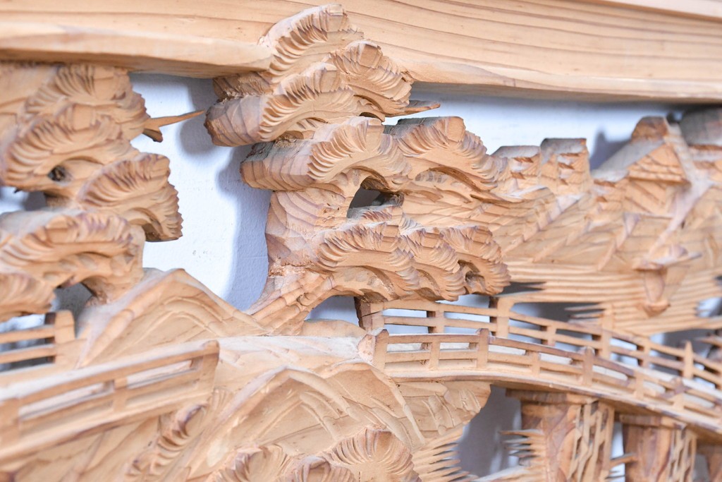 ヴィンテージ建具　昭和中期　橋と松の風景彫刻が美しい欄間2枚セット　(R-087558)