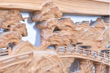 ヴィンテージ建具　昭和中期　橋と松の風景彫刻が美しい欄間2枚セット　(R-087558)