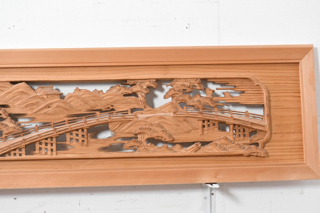 ヴィンテージ建具　昭和中期　橋と松の風景彫刻が美しい欄間2枚セット　(R-087558)