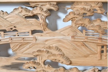 ヴィンテージ建具　昭和中期　橋と松の風景彫刻が美しい欄間2枚セット　(R-087558)