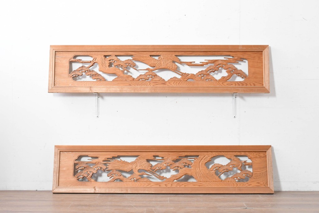 ヴィンテージ建具　昭和中期　松に舞う鶴の彫刻が美しい欄間2枚セット　(R-087559)