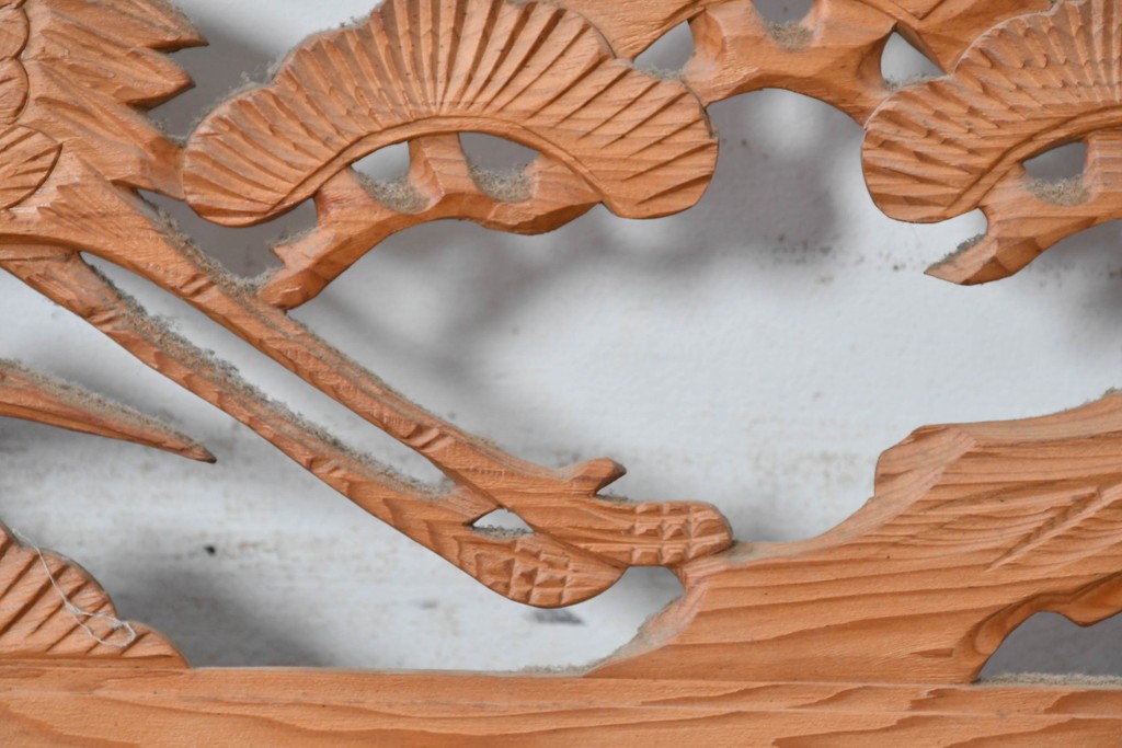 ヴィンテージ建具　昭和中期　松に舞う鶴の彫刻が美しい欄間2枚セット　(R-087559)