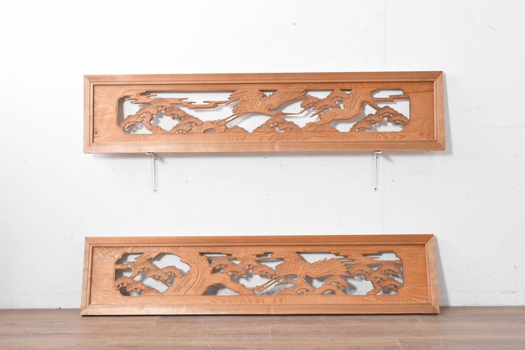 ヴィンテージ建具　昭和中期　松に舞う鶴の彫刻が美しい欄間2枚セット　(R-087559)