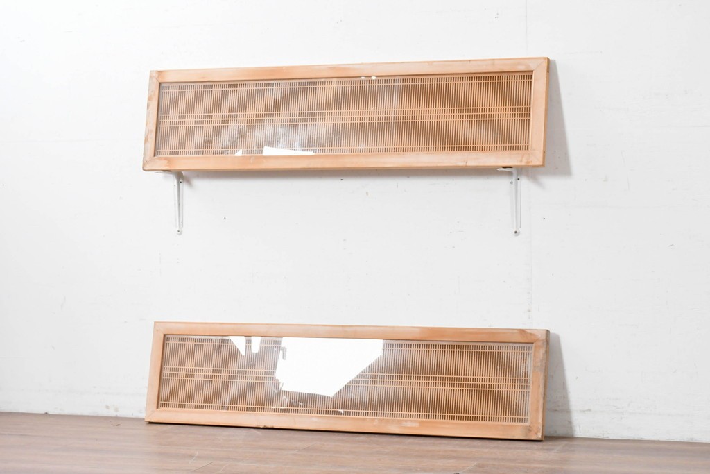 ヴィンテージ建具　昭和後期　両面ガラス　繊細な縦桟が美しい筬欄間2枚セット　(R-087561)