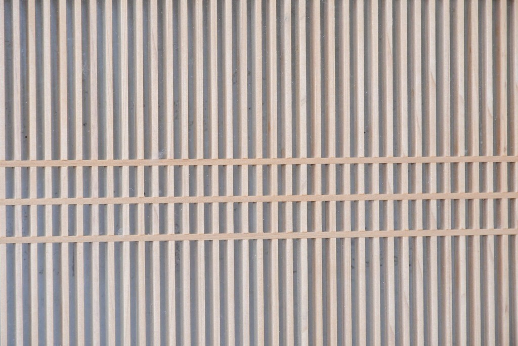 ヴィンテージ建具　昭和後期　両面ガラス　繊細な縦桟が美しい筬欄間2枚セット　(R-087561)