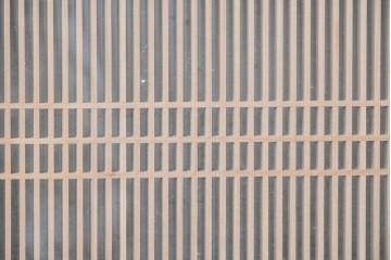 ヴィンテージ建具　昭和後期　両面ガラス　繊細な縦桟が美しい筬欄間2枚セット　(R-087561)