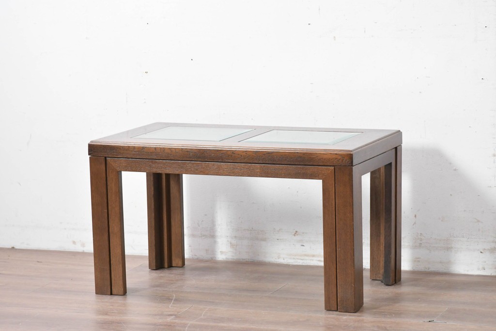 中古　美品　希少な廃番品　カリモク家具(karimoku)　domani(ドマーニ)　Morganton(モーガントン)　重厚な木製フレームのガラストップローテーブル　(R-087563)