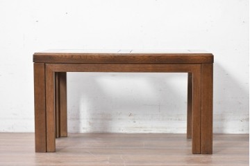 中古　美品　希少な廃番品　カリモク家具(karimoku)　domani(ドマーニ)　Morganton(モーガントン)　重厚な木製フレームのガラストップローテーブル　(R-087563)