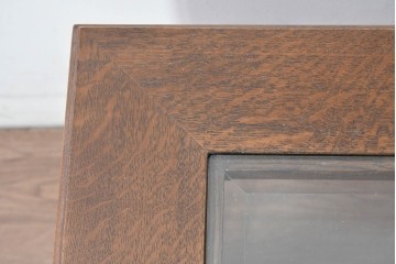 中古　美品　希少な廃番品　カリモク家具(karimoku)　domani(ドマーニ)　Morganton(モーガントン)　重厚な木製フレームのガラストップローテーブル　(R-087563)