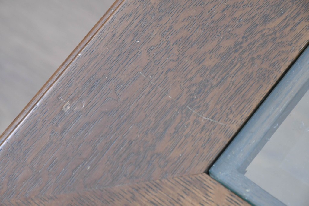 中古　美品　希少な廃番品　カリモク家具(karimoku)　domani(ドマーニ)　Morganton(モーガントン)　重厚な木製フレームのガラストップローテーブル　(R-087563)