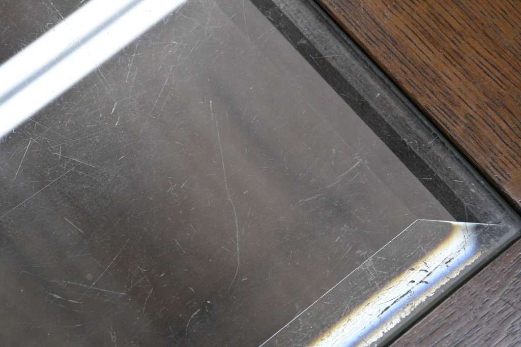 中古　美品　希少な廃番品　カリモク家具(karimoku)　domani(ドマーニ)　Morganton(モーガントン)　重厚な木製フレームのガラストップローテーブル　(R-087563)