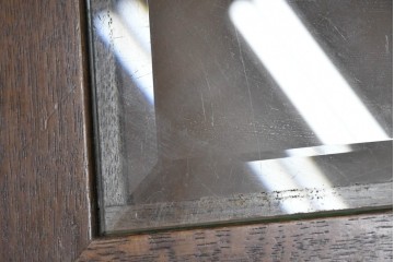 中古　美品　希少な廃番品　カリモク家具(karimoku)　domani(ドマーニ)　Morganton(モーガントン)　重厚な木製フレームのガラストップローテーブル　(R-087563)