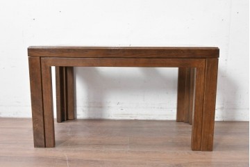 中古　美品　希少な廃番品　カリモク家具(karimoku)　domani(ドマーニ)　Morganton(モーガントン)　重厚な木製フレームのガラストップローテーブル　(R-087563)