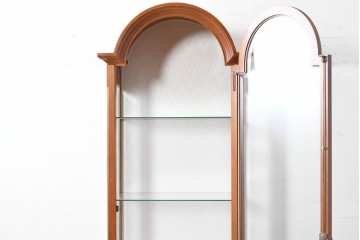 中古　イタリア製　高級家具　FP PASI(フランチェスコ・パージ)　アーチ型のトップが印象的なガラスキャビネット　(R-087564)