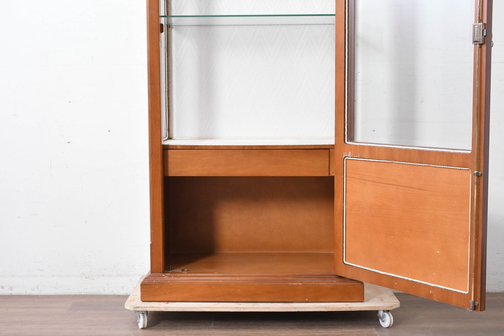 中古　イタリア製　高級家具　FP PASI(フランチェスコ・パージ)　アーチ型のトップが印象的なガラスキャビネット　(R-087564)