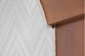 中古　イタリア製　高級家具　FP PASI(フランチェスコ・パージ)　アーチ型のトップが印象的なガラスキャビネット　(R-087564)