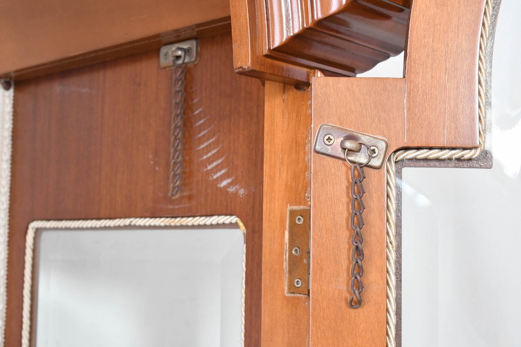 中古　イタリア製　高級家具　FP PASI(フランチェスコ・パージ)　アーチ型のトップが印象的なガラスキャビネット　(R-087564)