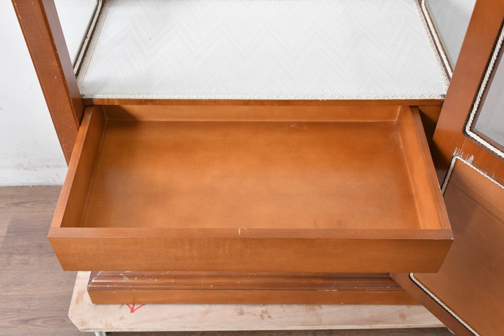 中古　イタリア製　高級家具　FP PASI(フランチェスコ・パージ)　アーチ型のトップが印象的なガラスキャビネット　(R-087564)