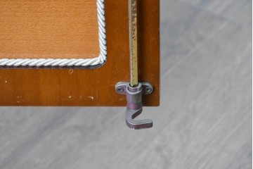 中古　イタリア製　高級家具　FP PASI(フランチェスコ・パージ)　アーチ型のトップが印象的なガラスキャビネット　(R-087564)