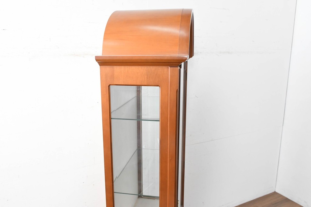 中古　イタリア製　高級家具　FP PASI(フランチェスコ・パージ)　アーチ型のトップが印象的なガラスキャビネット　(R-087564)