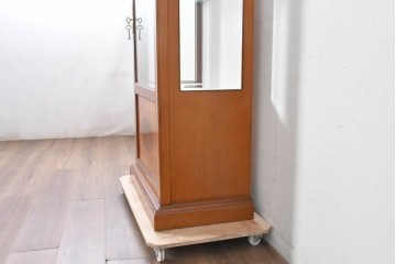 中古　イタリア製　高級家具　FP PASI(フランチェスコ・パージ)　アーチ型のトップが印象的なガラスキャビネット　(R-087564)