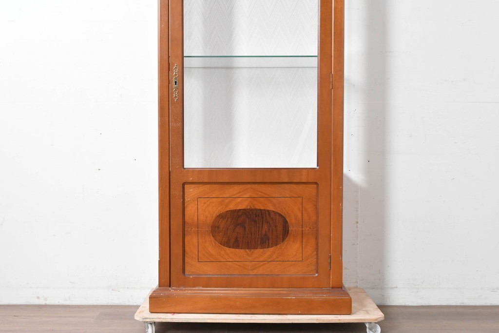 中古　イタリア製　高級家具　FP PASI(フランチェスコ・パージ)　アーチ型のトップが印象的なガラスキャビネット　(R-087564)