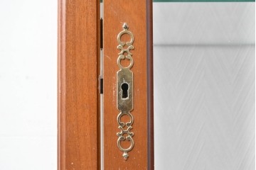 中古　イタリア製　高級家具　FP PASI(フランチェスコ・パージ)　アーチ型のトップが印象的なガラスキャビネット　(R-087564)