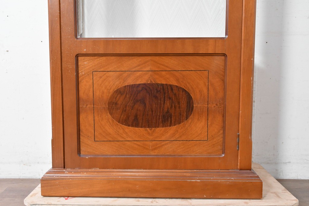 中古　イタリア製　高級家具　FP PASI(フランチェスコ・パージ)　アーチ型のトップが印象的なガラスキャビネット　(R-087564)