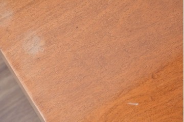 中古　花梨(カリン)材　一枚板ならではの力強い木肌が魅力の重厚な座卓　(R-087565)