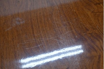 中古　花梨(カリン)材　一枚板ならではの力強い木肌が魅力の重厚な座卓　(R-087565)
