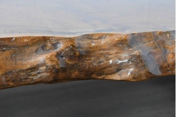 中古　花梨(カリン)材　一枚板ならではの力強い木肌が魅力の重厚な座卓　(R-087565)