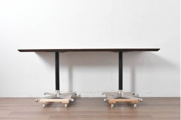 和製ヴィンテージ　ミッドセンチュリー　アルミ脚のシャープなデザインが目を惹くテーブル　(R-087566)