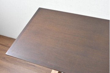 和製ヴィンテージ　ミッドセンチュリー　アルミ脚のシャープなデザインが目を惹くテーブル　(R-087566)