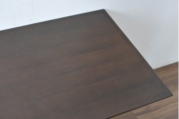 和製ヴィンテージ　ミッドセンチュリー　アルミ脚のシャープなデザインが目を惹くテーブル　(R-087566)