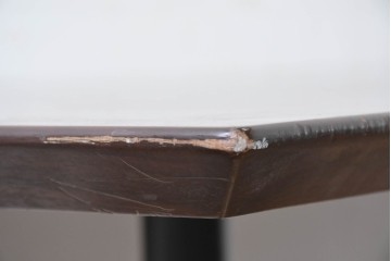 和製ヴィンテージ　ミッドセンチュリー　アルミ脚のシャープなデザインが目を惹くテーブル　(R-087566)