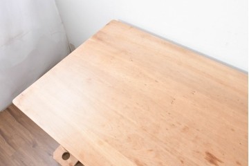 中古　国産職人手作り　チェリー材　やわらかな木肌が魅力の大型ダイニングテーブル　製作費約40万円　(R-087567)