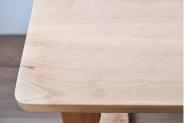 中古　国産職人手作り　チェリー材　やわらかな木肌が魅力の大型ダイニングテーブル　製作費約40万円　(R-087567)