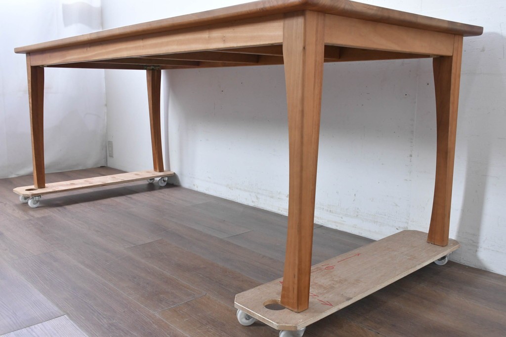 中古　国産職人手作り　チェリー材　やわらかな木肌が魅力の大型ダイニングテーブル　製作費約40万円　(R-087567)