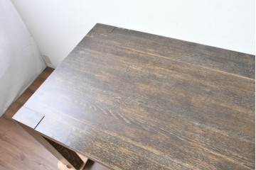 中古　美品　希少な廃番品　関家具取り扱い　楢(ナラ)材　アンティーク調で重厚感ある佇まいのブルデンダイニングテーブル　(R-087568)