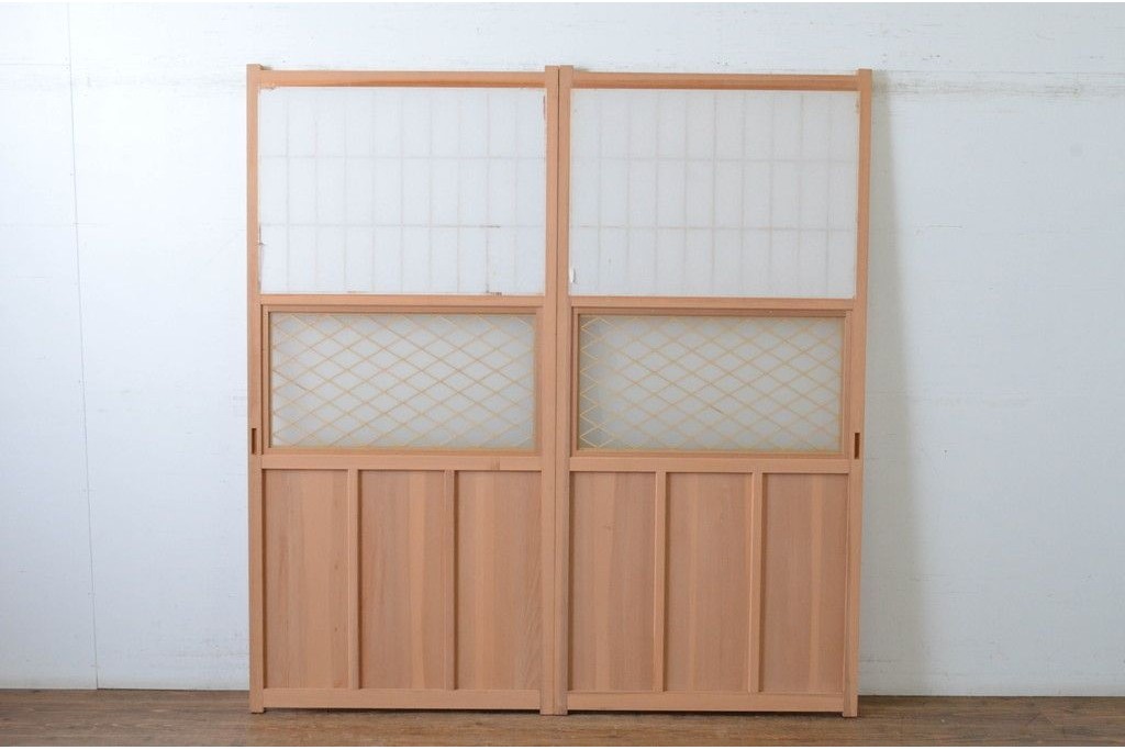 新古　未使用建具　昭和後期　ガラス入りの組子帯戸2枚セット　(R-087569)