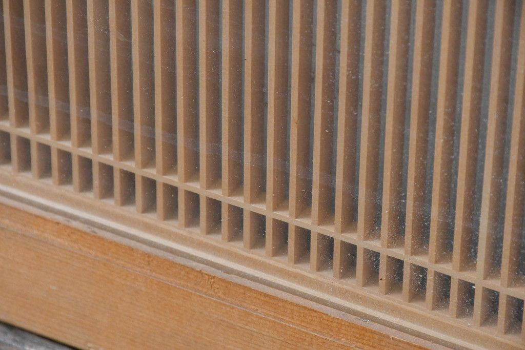 ヴィンテージ建具　昭和中期　両面ガラス　繊細な筬組が美しい筬欄間2枚セット　(R-087570)