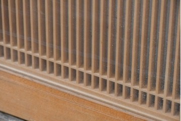 ヴィンテージ建具　昭和中期　両面ガラス　繊細な筬組が美しい筬欄間2枚セット　(R-087570)