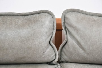 北欧ヴィンテージ　ノルウェー　Lied Mobler(リードモブラー)　本革　チーク材　時を重ねて深みを増した革の表情が味わい深い3人掛けソファ　(R-087571)