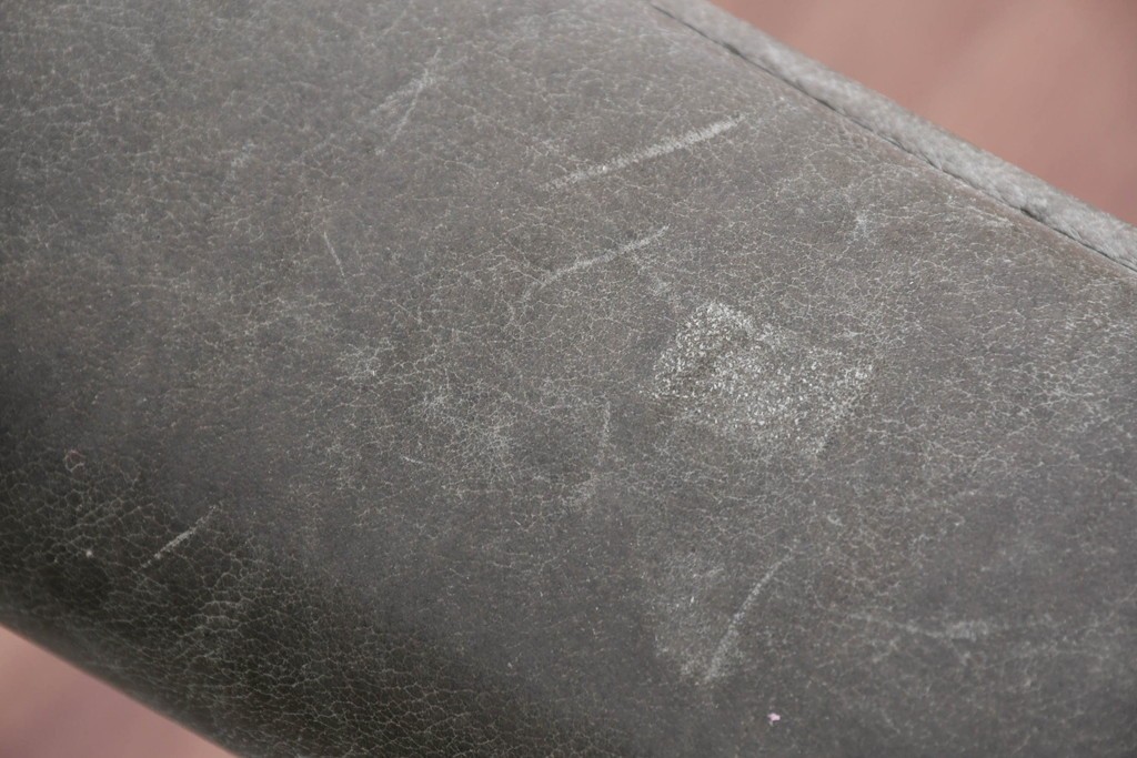 北欧ヴィンテージ　ノルウェー　Lied Mobler(リードモブラー)　本革　チーク材　時を重ねて深みを増した革の表情が味わい深い3人掛けソファ　(R-087571)