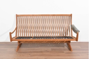 北欧ヴィンテージ　ノルウェー　Lied Mobler(リードモブラー)　本革　チーク材　時を重ねて深みを増した革の表情が味わい深い3人掛けソファ　(R-087571)