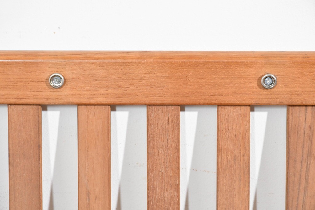 北欧ヴィンテージ　ノルウェー　Lied Mobler(リードモブラー)　本革　チーク材　時を重ねて深みを増した革の表情が味わい深い3人掛けソファ　(R-087571)