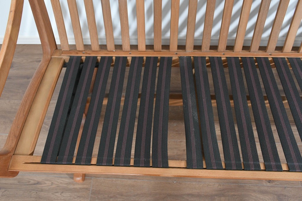 北欧ヴィンテージ　ノルウェー　Lied Mobler(リードモブラー)　本革　チーク材　時を重ねて深みを増した革の表情が味わい深い3人掛けソファ　(R-087571)