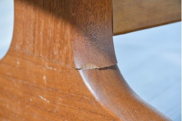 北欧ヴィンテージ　ノルウェー　Lied Mobler(リードモブラー)　本革　チーク材　時を重ねて深みを増した革の表情が味わい深い3人掛けソファ　(R-087571)